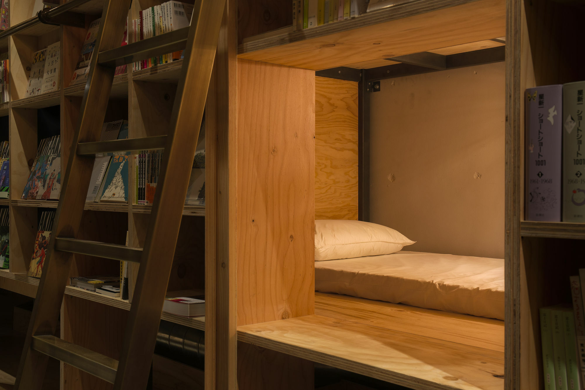 Book And Bed Tokyo Ikebukuro Tóquio Exterior foto